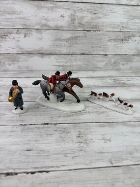 Dept 56 “Tally Ho” Christmas Village READ Description